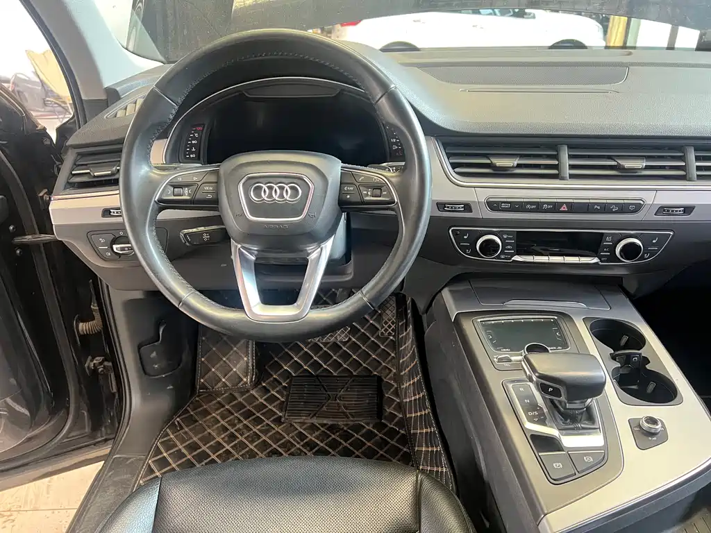 Audi Q7 2018 40 TFSI comfort type купить на сайте DeffCars