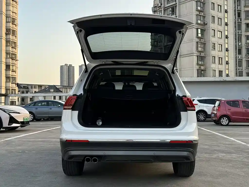 Tiguan L 2021 330TSI automatic two-wheel drive smart version купить на сайте DeffCars