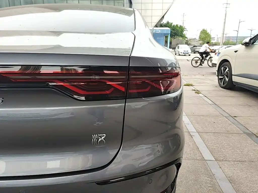 Han 2022 DM-i 121KM Exclusive Model купить на сайте DeffCars
