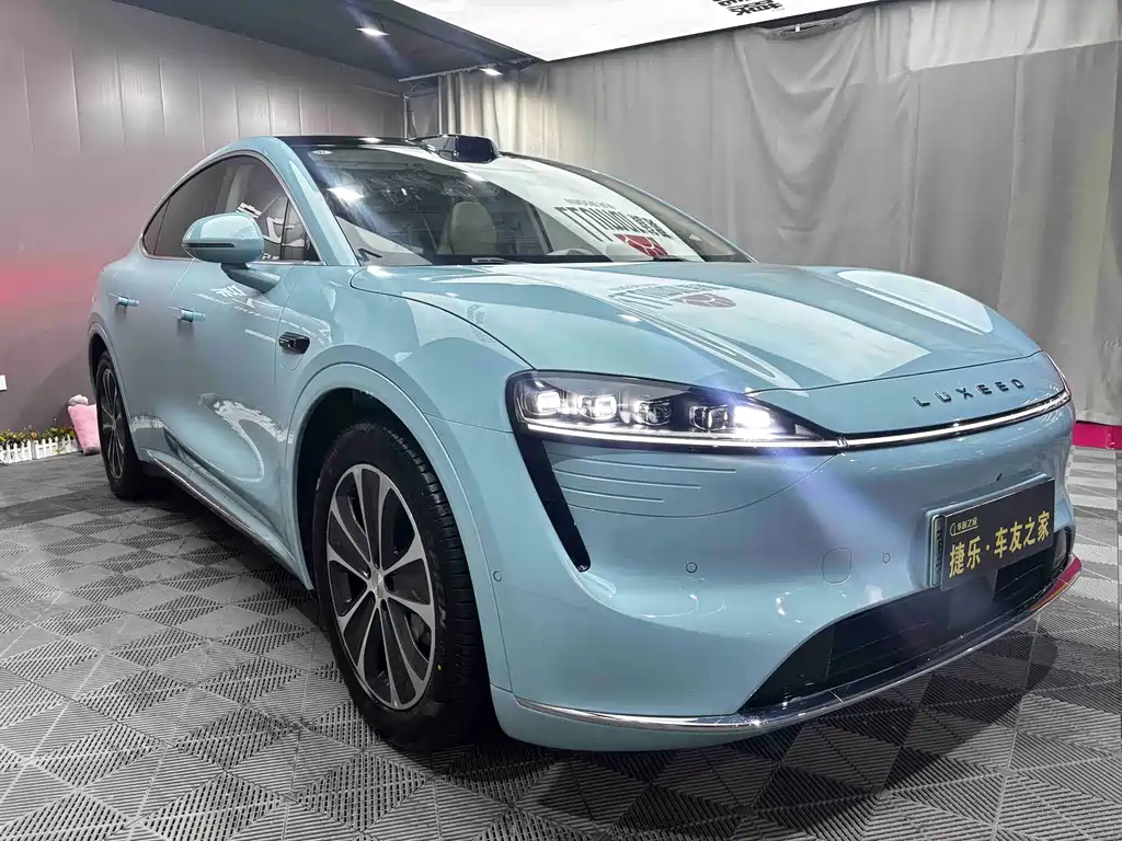 Zhijie R7 2025 extended range 251km Max купить на сайте DeffCars