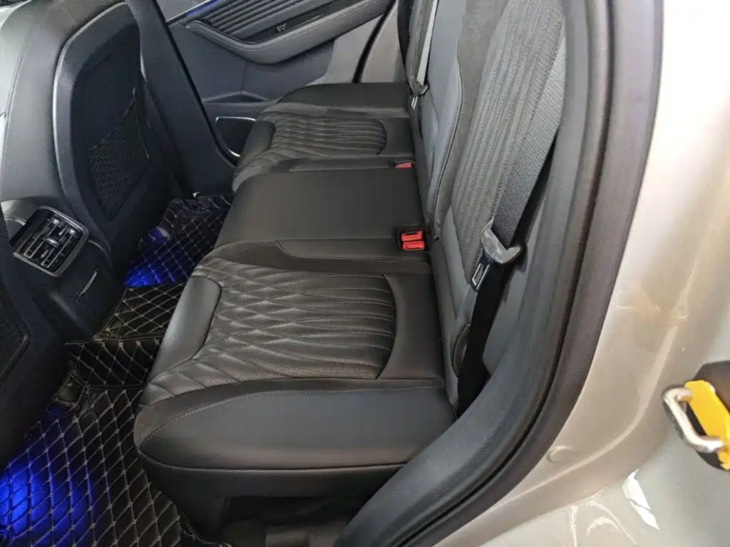 Red Flag Hongqi HS5 2023 2.0T Pro Edition купить на сайте DeffCars