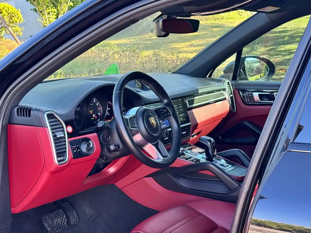 Cayenne New Energy 2020 Cayenne E-Hybrid 2.0T купить на сайте DeffCars