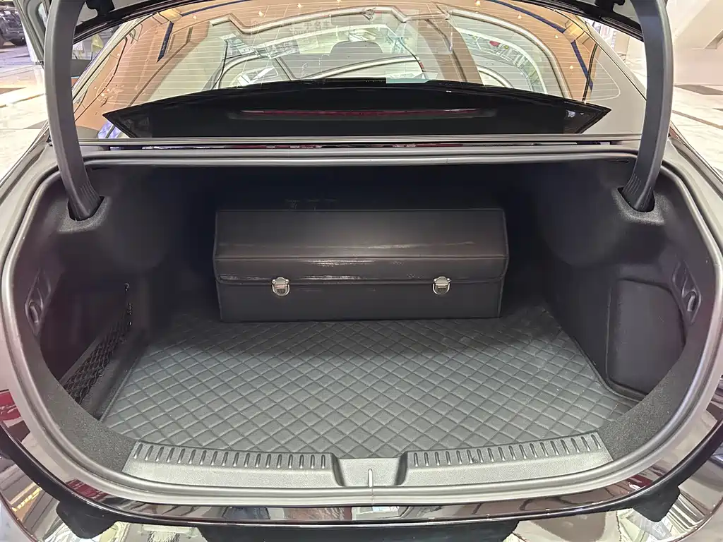 Mercedes-Benz E-Class 2025 facelift E 300 L luxury model купить на сайте DeffCars