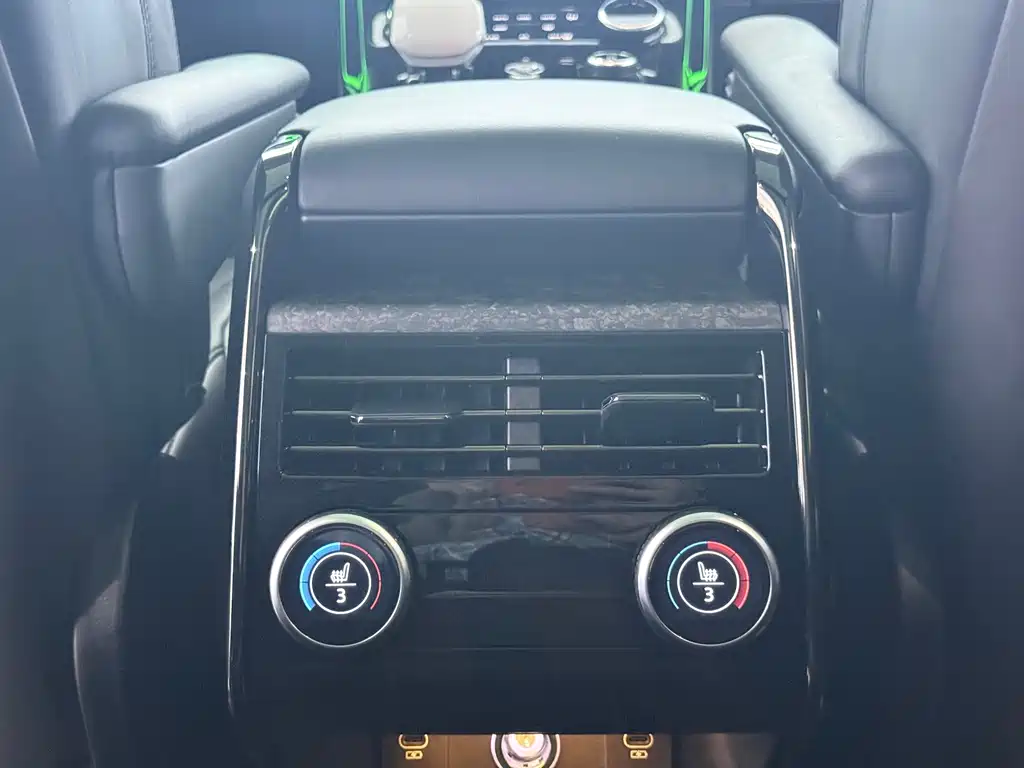 Range Rover Sport 2023 400PS First Edition купить на сайте DeffCars