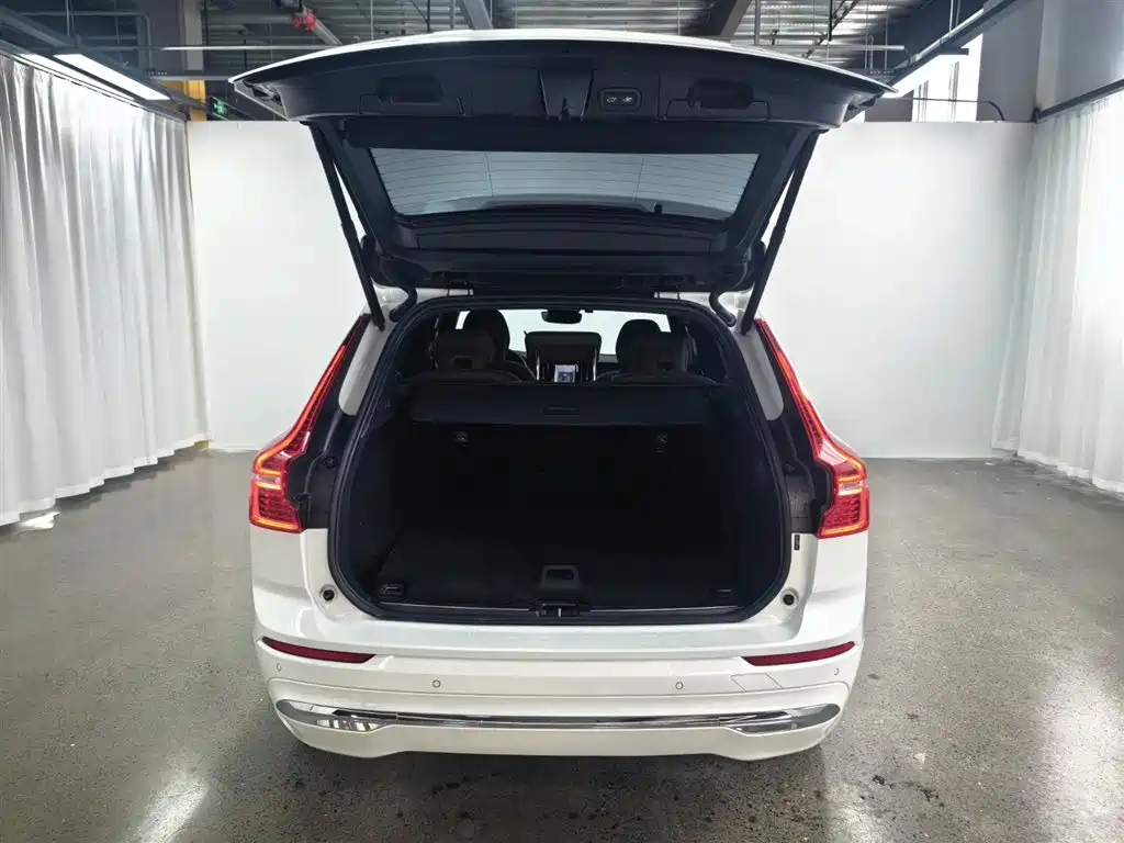 Volvo XC60 plug-in hybrid 2025 plug-in hybrid long-range four-wheel drive Zhiyuan luxury version купить на сайте DeffCars
