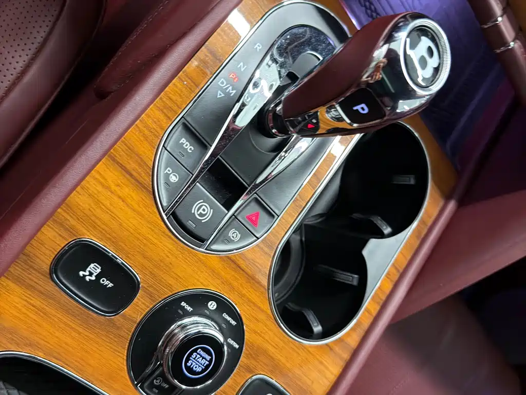 Bentayga 2021 4.0T V8 купить на сайте DeffCars
