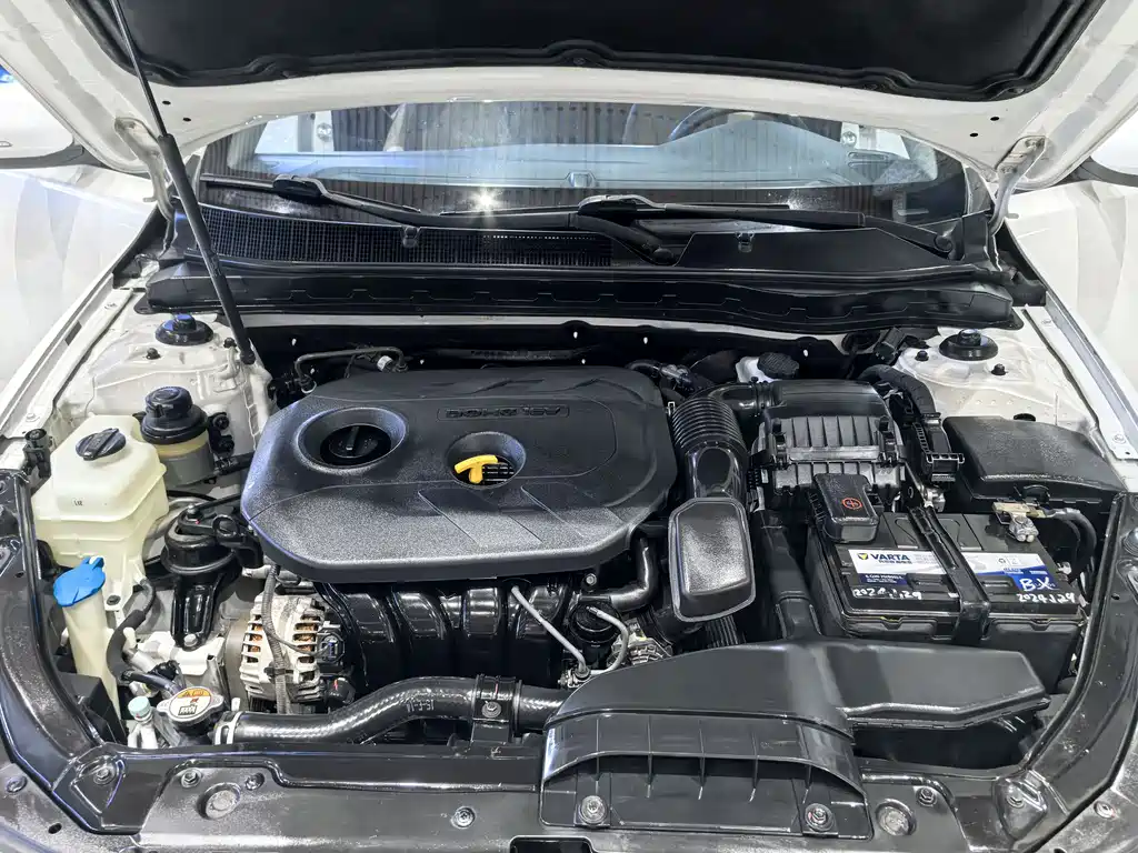 Kia K5 2015 2.0L automatic GL купить на сайте DeffCars