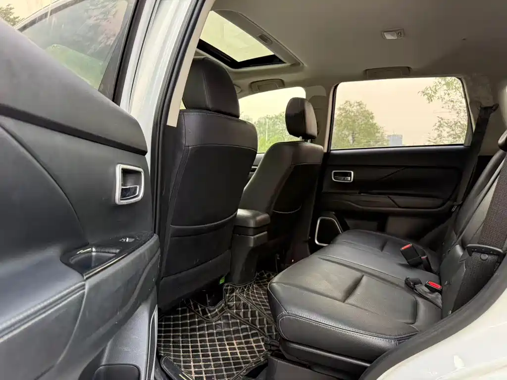 Outlander 2018 2.0L 2WD Jiale Edition 7 seats купить на сайте DeffCars