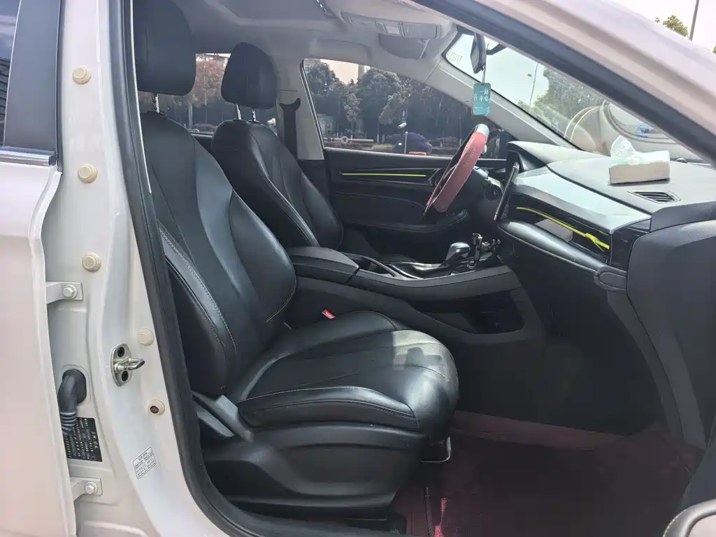 Roewe i5 2021 1.5L CVT Diamond Edition купить на сайте DeffCars
