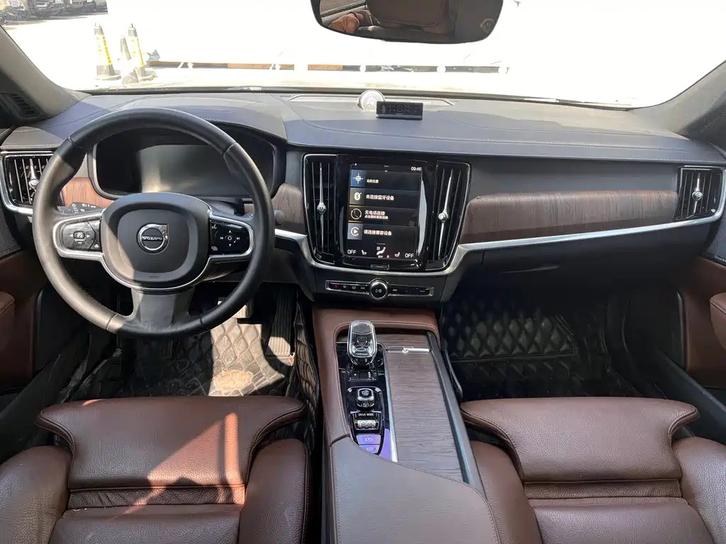 Volvo S90 2021 B5 Zhiyuan Luxury Edition купить на сайте DeffCars