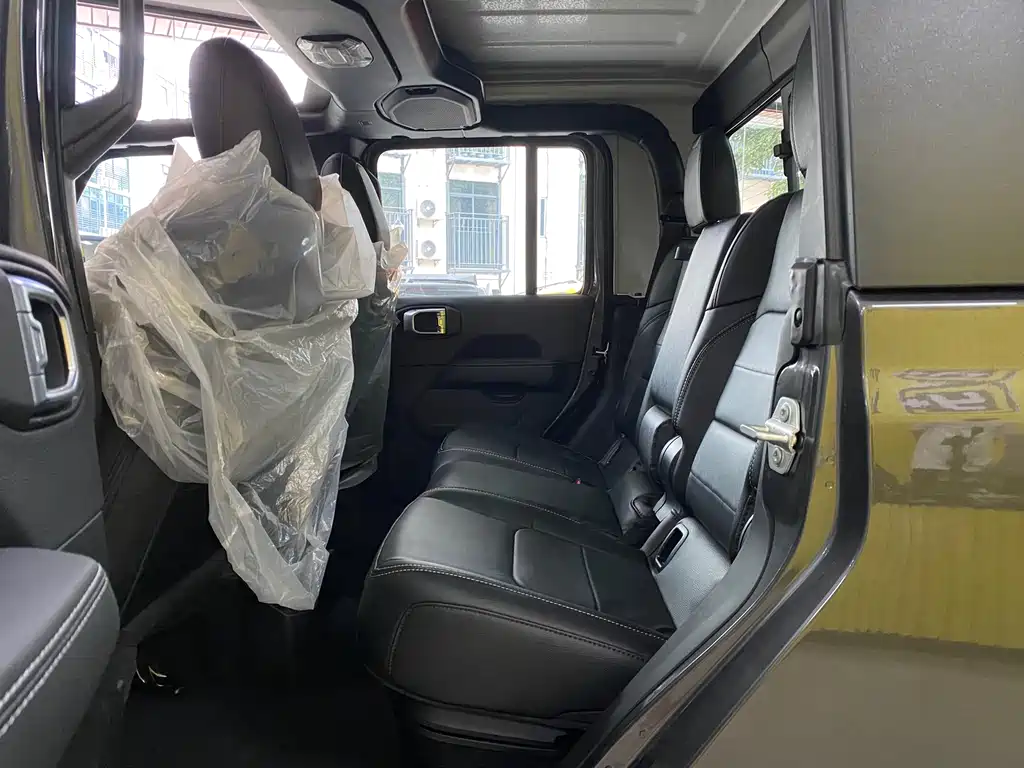 Gladiator 2023 3.6L Overland купить на сайте DeffCars