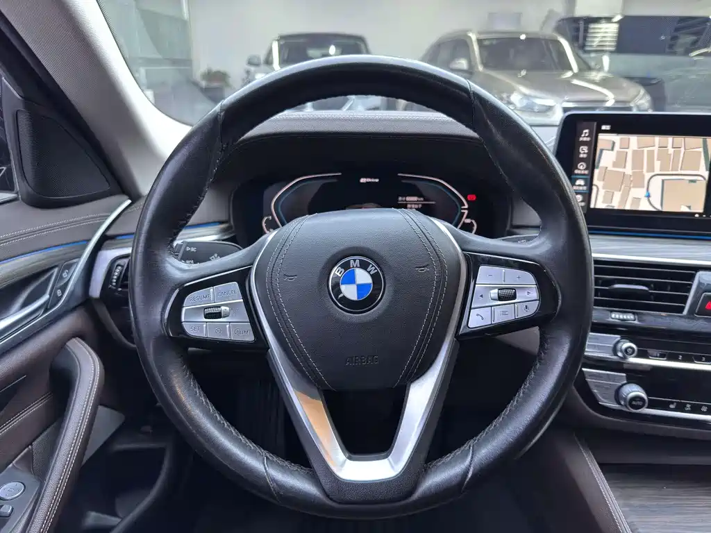 BMW 5 Series New Energy 2021 535Le Luxury Package купить на сайте DeffCars