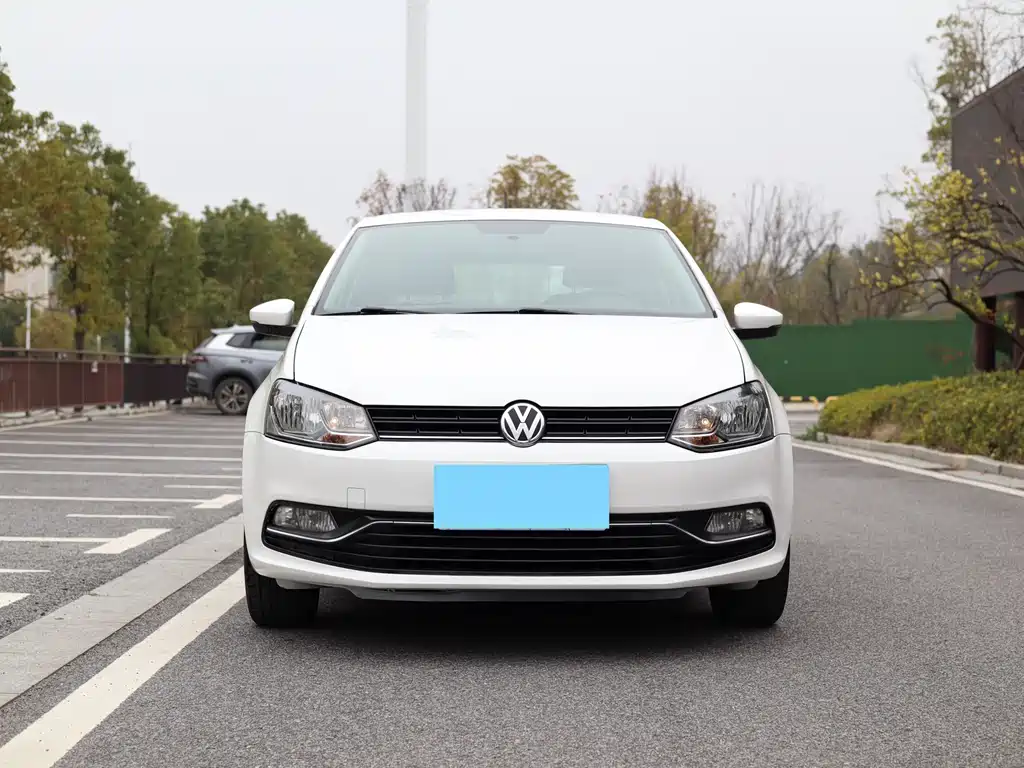 Polo 2016 1.6L automatic comfort model купить на сайте DeffCars