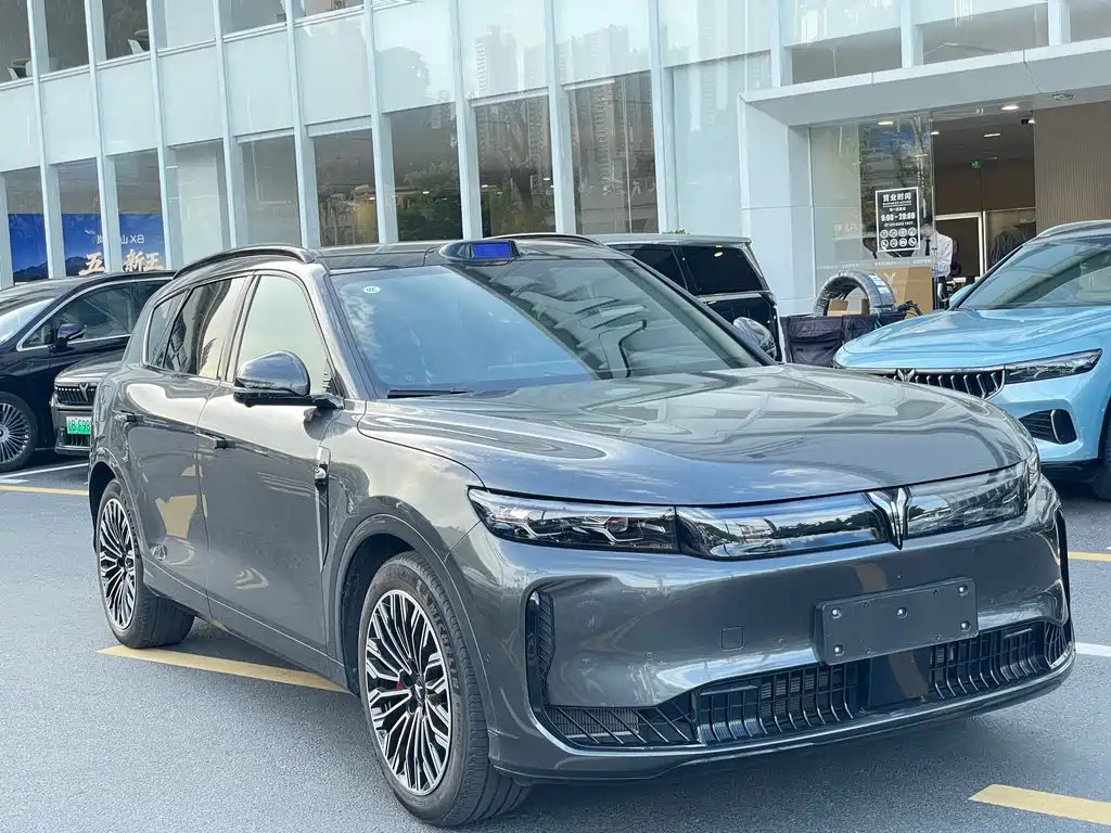 Lantu FREE 2025 FREE+ four-wheel drive Qiankun version купить на сайте DeffCars