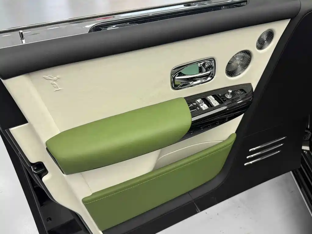 Phantom 2018 6.7T long wheelbase version купить на сайте DeffCars