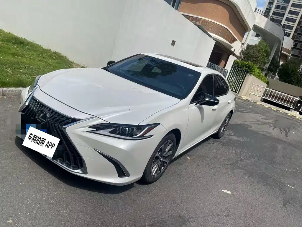 Lexus ES 2022 200 Excellence Edition купить на сайте DeffCars