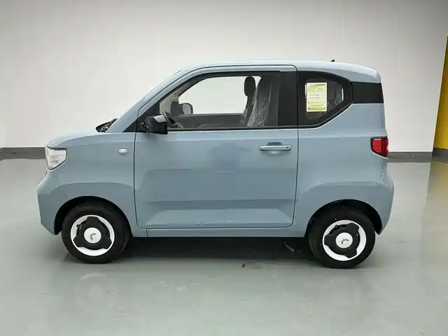 Hongguang MINIEV 2022 Relaxed Lithium Iron Phosphate купить на сайте DeffCars