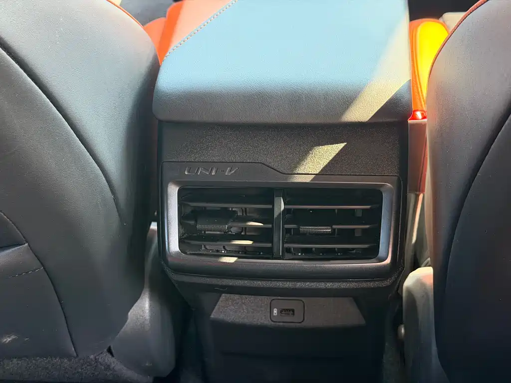 Changan UNI-V 2023 1.5T sports version купить на сайте DeffCars