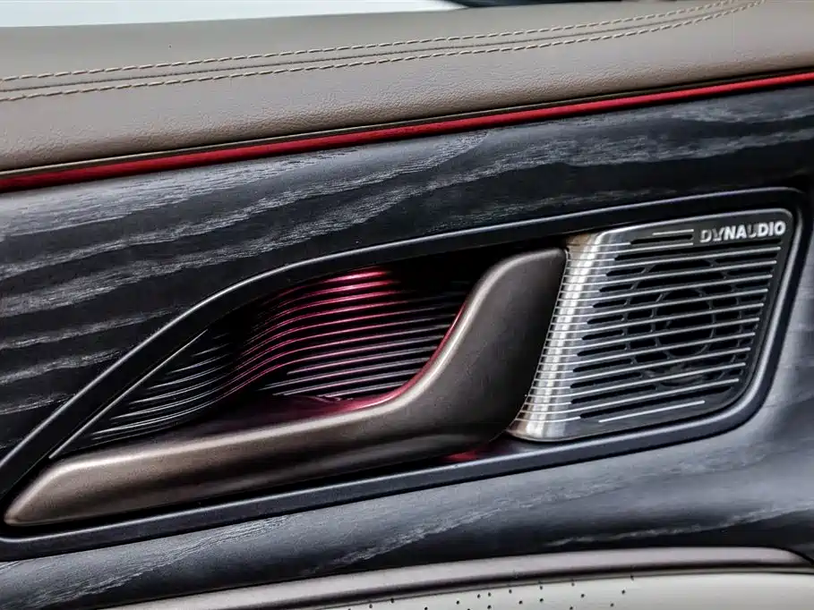 Denza D9 2022 DM-i 970 four-wheel drive premium model купить на сайте DeffCars