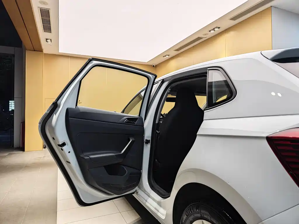 Polo 2023 facelift Plus 1.5L automatic indulgence version купить на сайте DeffCars
