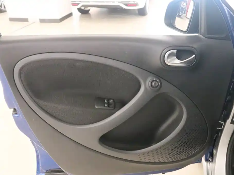 smart forfour 2018 0.9T 66kW Pioneer Edition купить на сайте DeffCars
