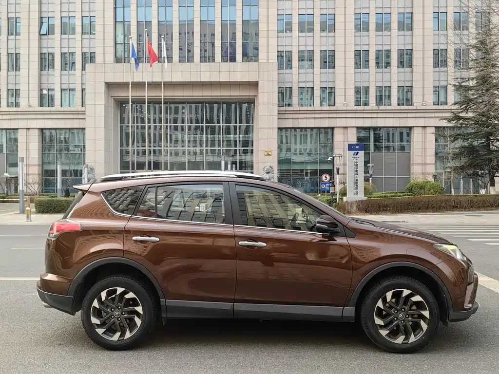 RAV4 Rongfang 2018 2.5L automatic four-wheel drive Elite i version купить на сайте DeffCars