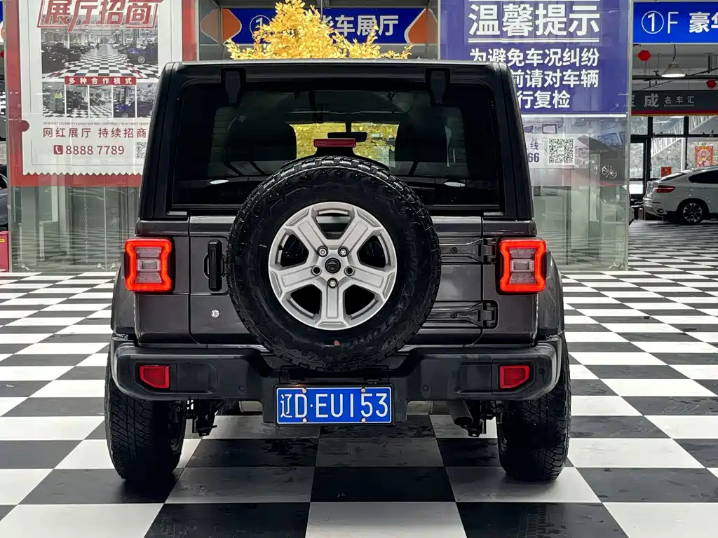 Wrangler 2019 2.0T Sahara four-door version National V купить на сайте DeffCars