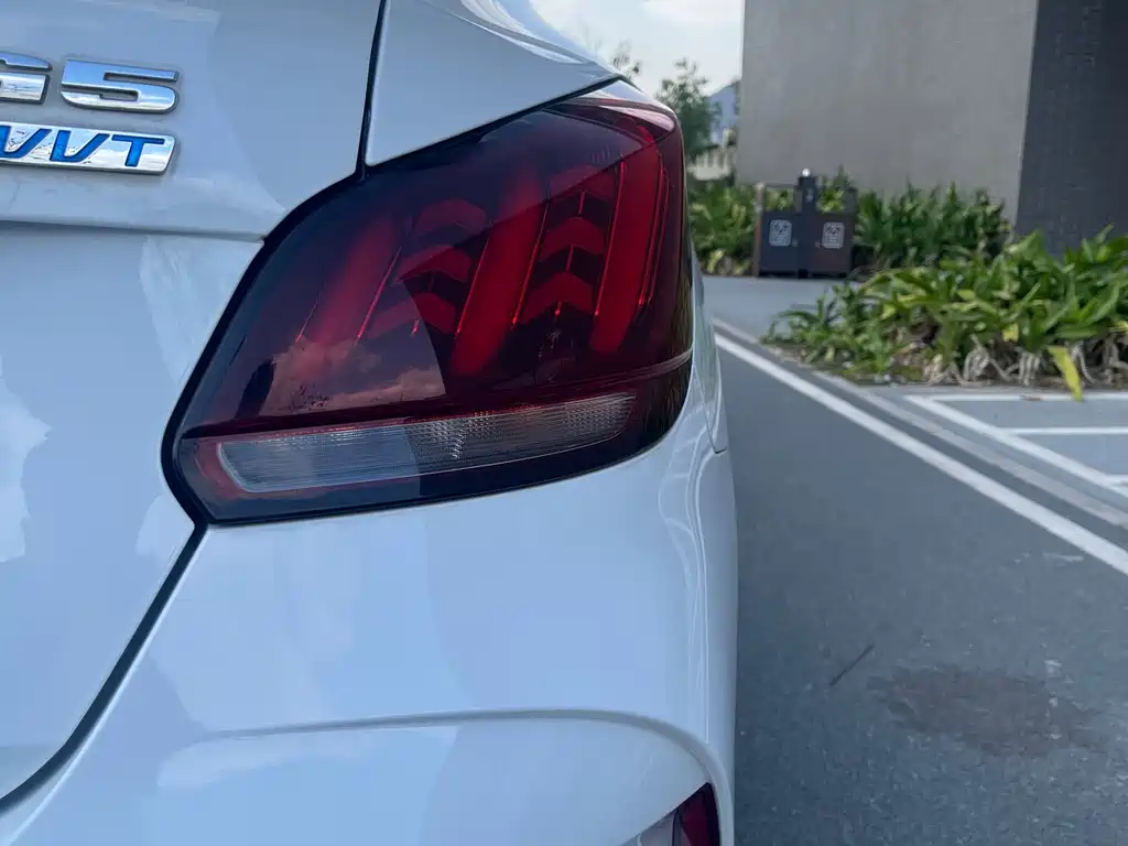 MG5 2021 180DVVT Manual Youth Deluxe Edition купить на сайте DeffCars