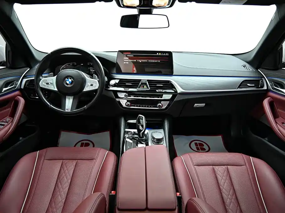 BMW 5 Series 2023 530Li Leading M Sports Package купить на сайте DeffCars