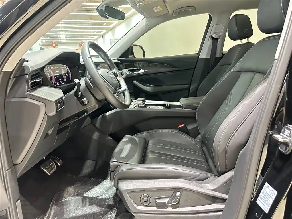Audi Q6 2024 40 TFSI quattro cloud viewing type Yulin package 7 seats купить на сайте DeffCars