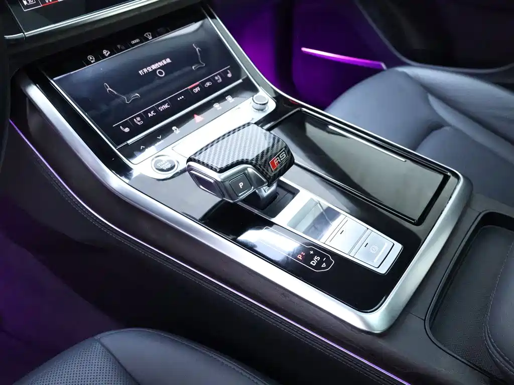 Audi Q8 2023 55 TFSI luxury and dynamic model купить на сайте DeffCars