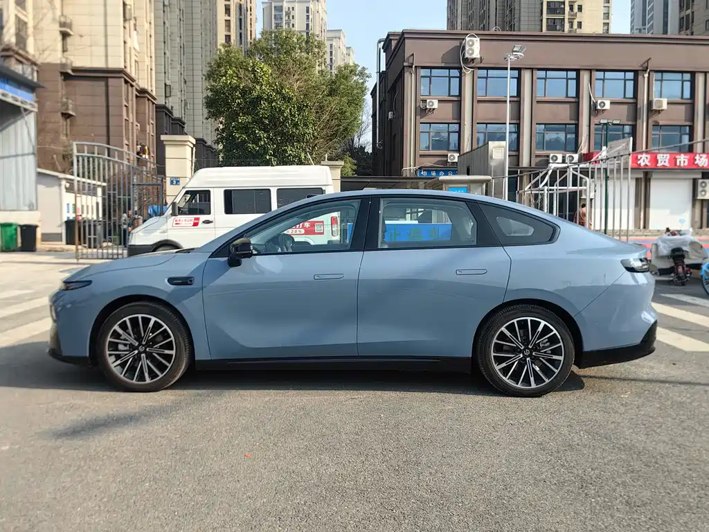 B01 2025 550 Lidar Edition купить на сайте DeffCars