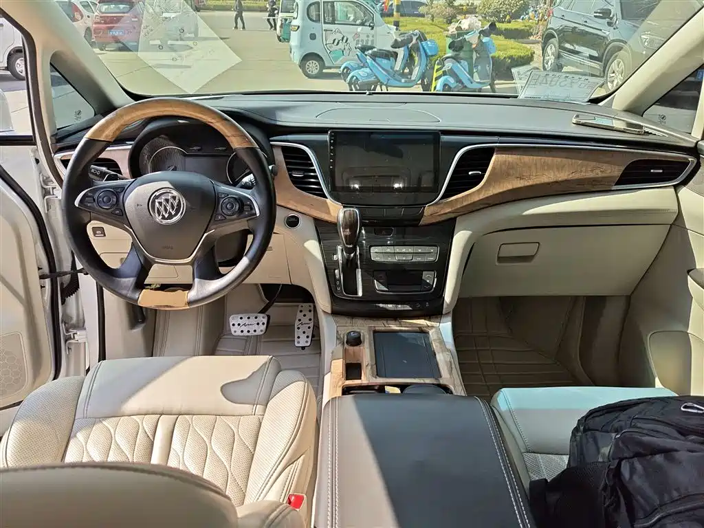 Buick GL8 2018 ES 28T Comfort Type National VI купить на сайте DeffCars