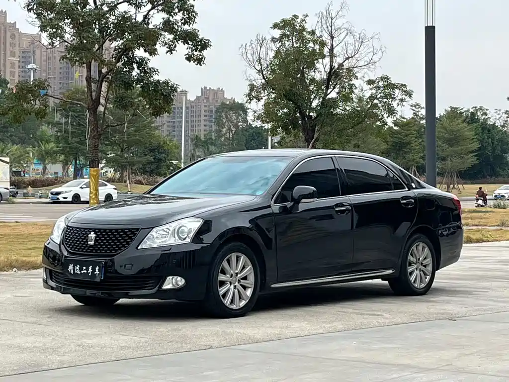 Crown 2011 2.5L Royal leather sunroof special edition купить на сайте DeffCars