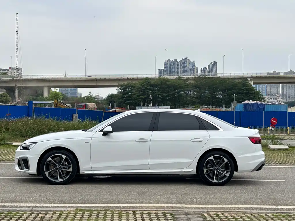 Audi A4L 2022 40 TFSI Fashionable and Dynamic купить на сайте DeffCars