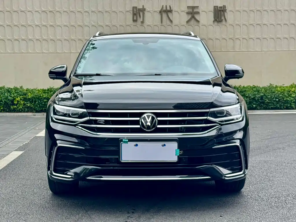 Tiguan L 2024 330TSI automatic two-wheel drive R-Line version купить на сайте DeffCars