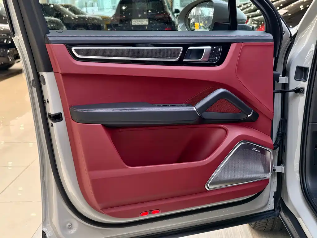 Cayenne 2023 Cayenne 3.0T Platinum Edition купить на сайте DeffCars