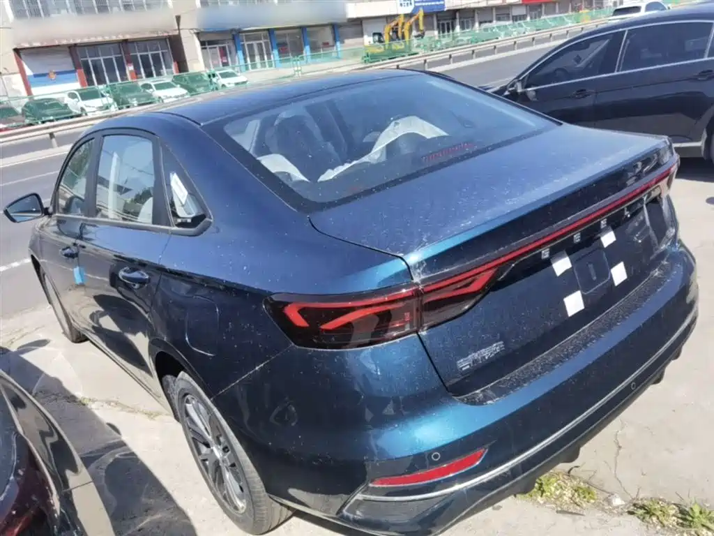 Emgrand 2026 4 million commemorative model 1.5L CVT transcendent type купить на сайте DeffCars