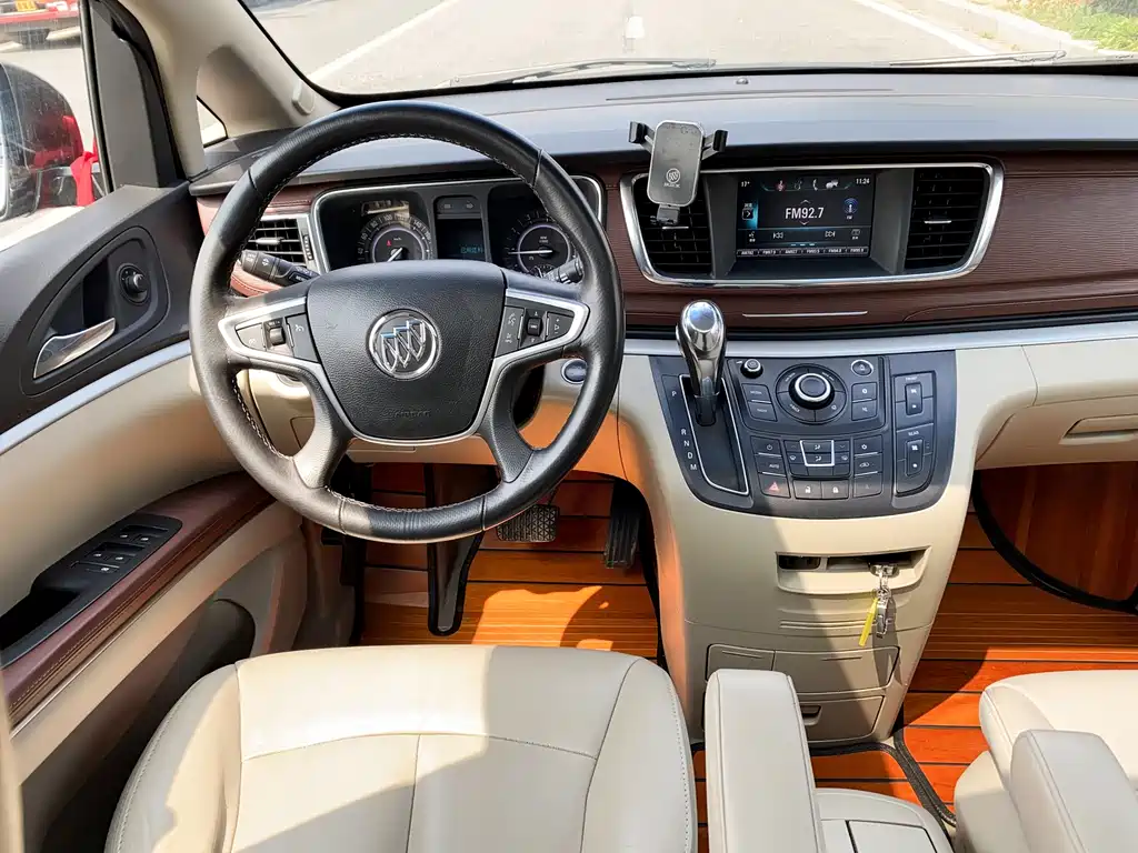 Buick GL8 2017 25S luxury model National V купить на сайте DeffCars