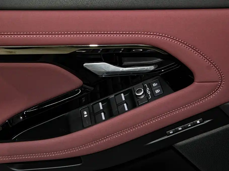 Range Rover Evoque 2024 Range Rover Evoque L SE Yuguang Zunyao Edition купить на сайте DeffCars