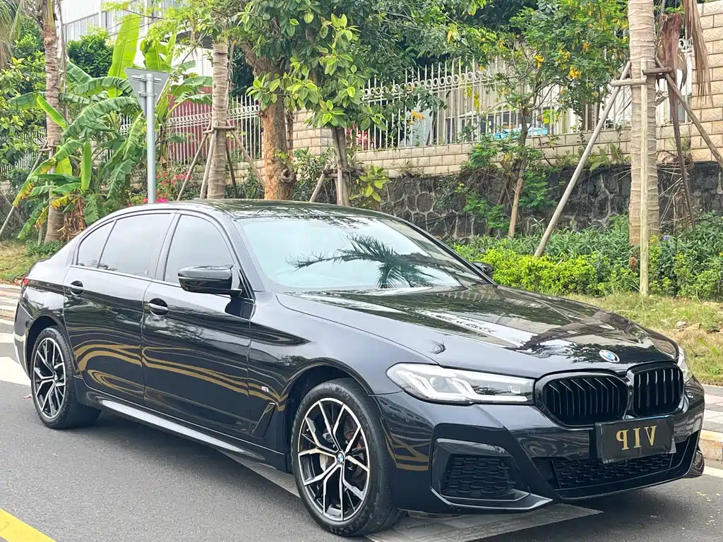 BMW 5 Series 2023 530Li Exclusive M Sports Package купить на сайте DeffCars