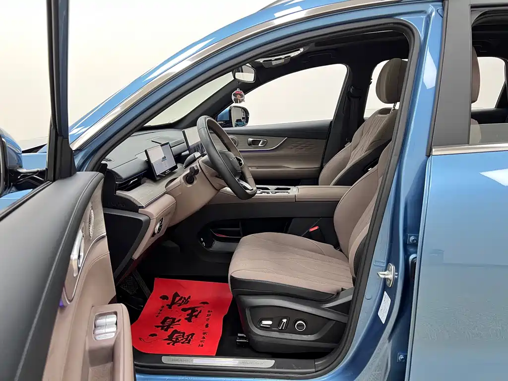 Tiggo 8 PLUS C-DM 2025 model 1.5T 116km premium type 5 seats купить на сайте DeffCars