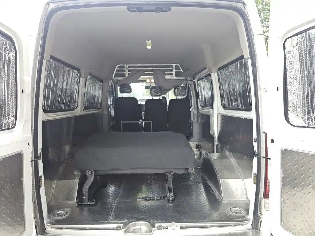 V80 2025 PRO Ao Yuntong 2.0T manual short shaft mid-top 5/6 seats купить на сайте DeffCars