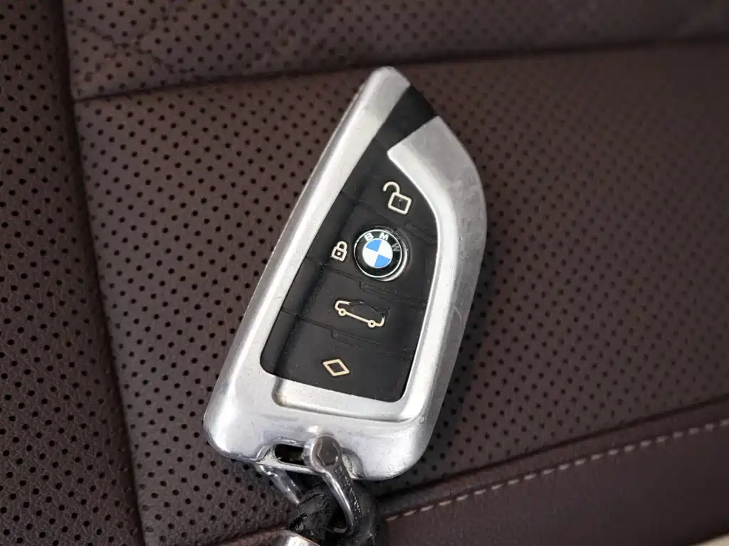 BMW 5 Series 2021 525Li Luxury Package купить на сайте DeffCars