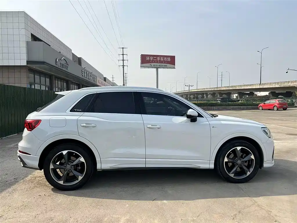 Audi Q3 2019 40 TFSI Fashionable and Dynamic купить на сайте DeffCars
