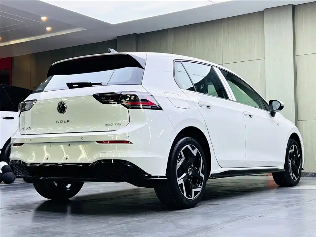Golf 2025 facelift 300TSI R-Line купить на сайте DeffCars