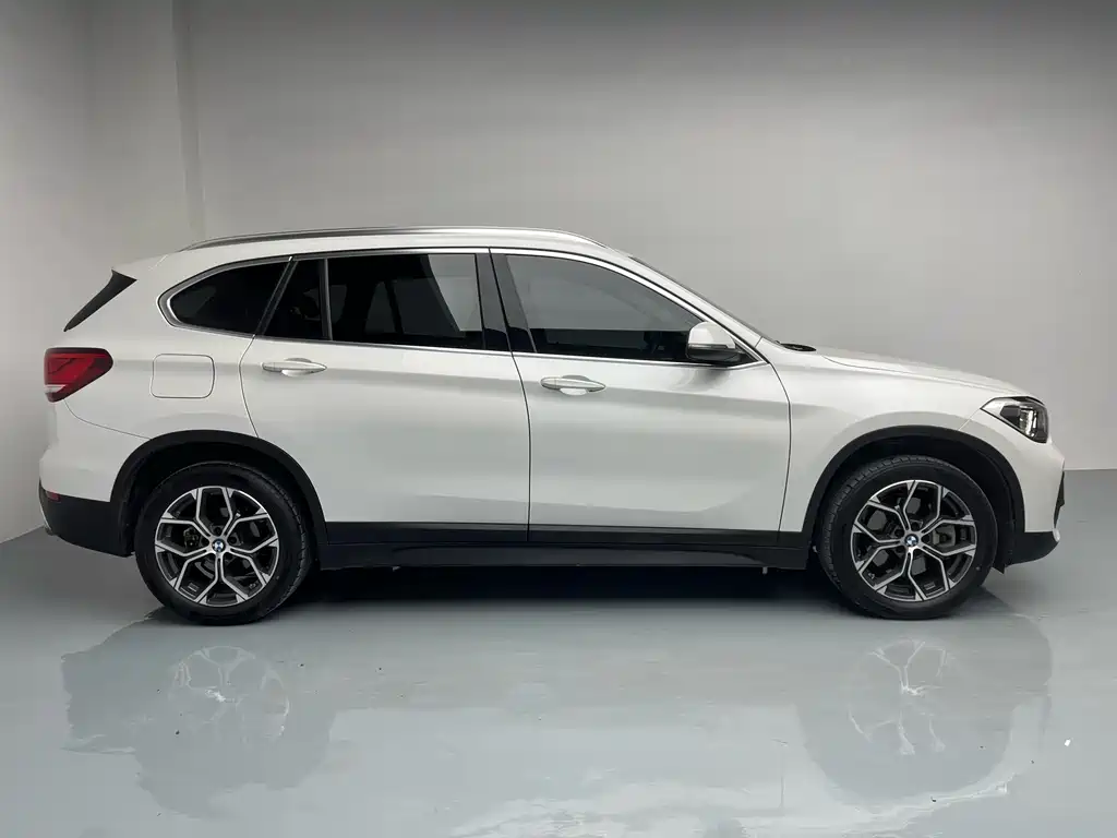BMW X1 2021 sDrive25Li Leading Model купить на сайте DeffCars