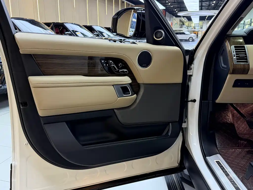 Range Rover 2019 3.0 SC V6 Legendary Extended Edition купить на сайте DeffCars