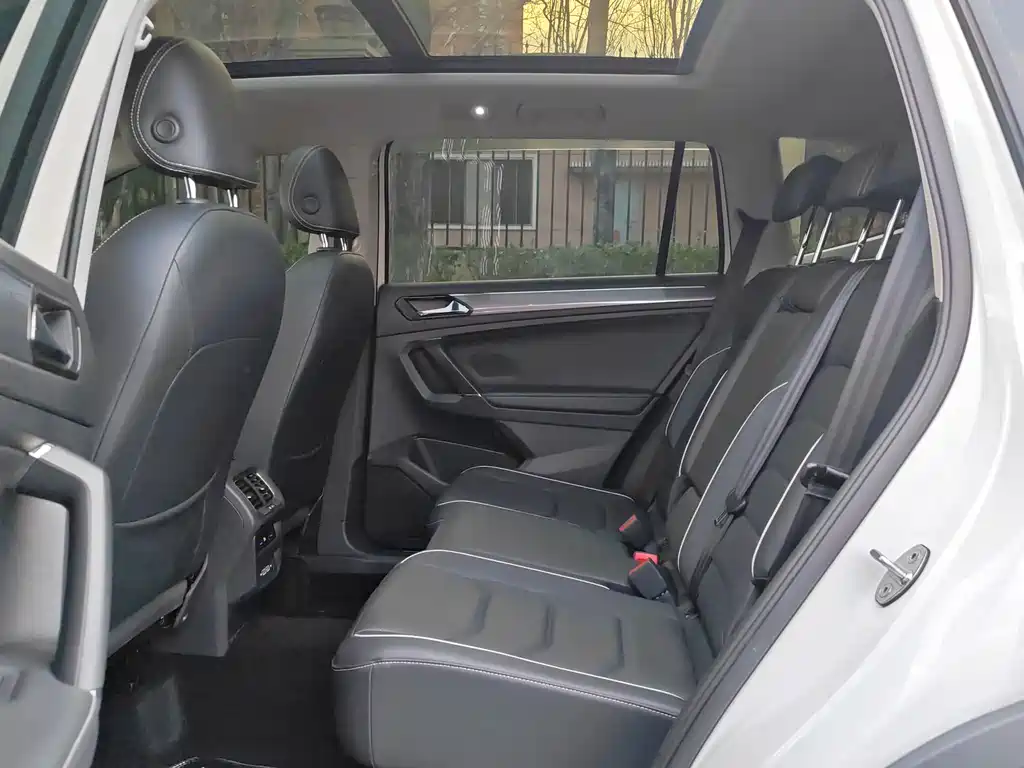 Tiguan L 2020 330TSI automatic two-wheel drive R-Line flagship version National VI купить на сайте DeffCars