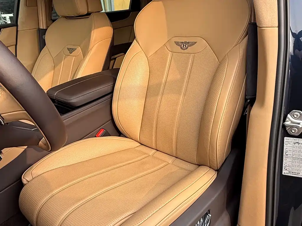 Bentayga 2024 4.0T V8 купить на сайте DeffCars